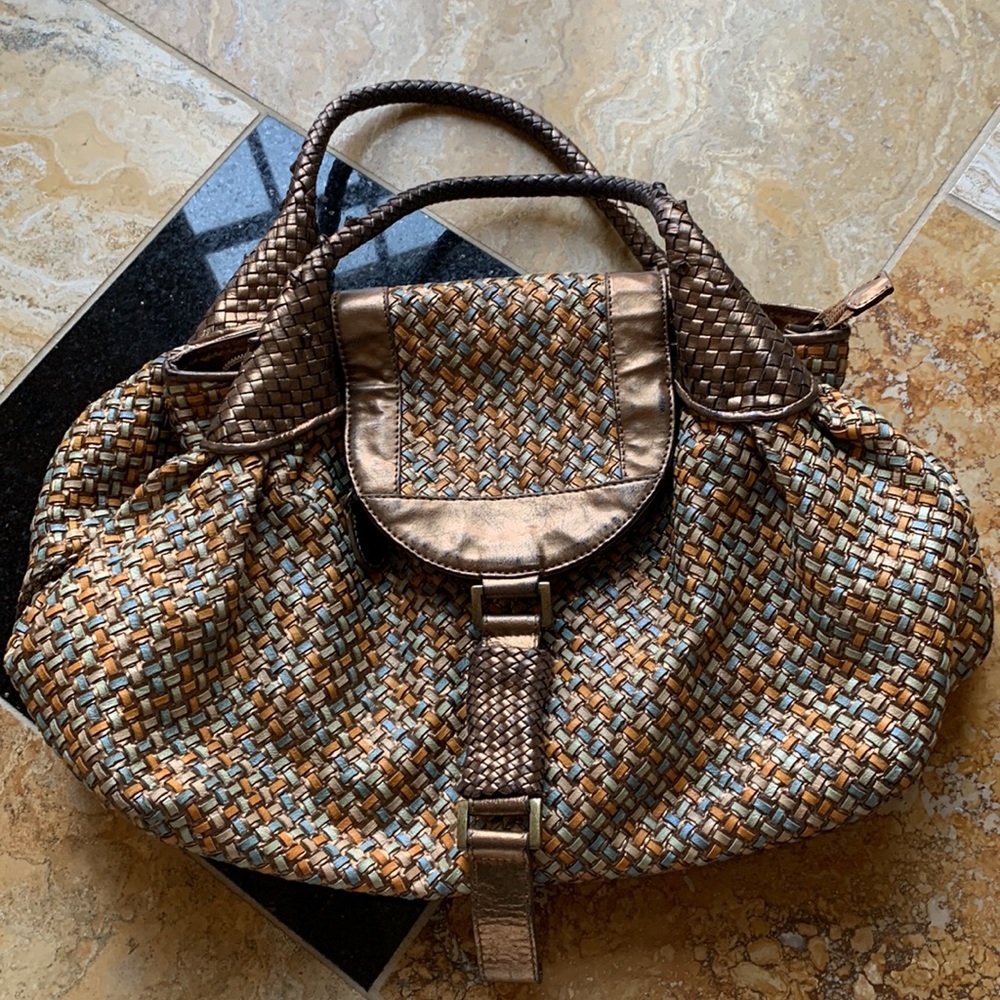Sondra Robert’s woven leather w/ braided/textured accents/flap is a change purse - Picture 4 of 17